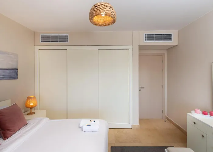Bright & Breezy 1 Bedroom Mangroovy W Pool & Access
