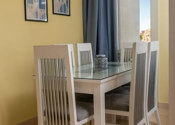 Bright & Breezy 1 Bedroom Mangroovy W Pool & Access Apartment *