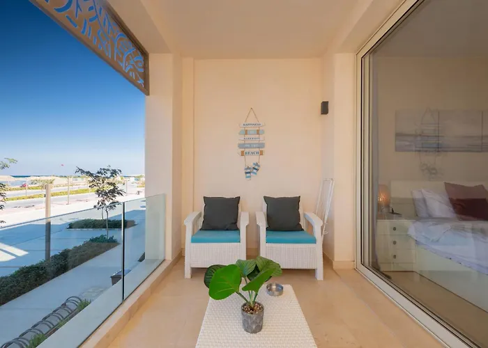 Bright & Breezy 1 Bedroom Mangroovy W Pool & Access Apartment Hurghada